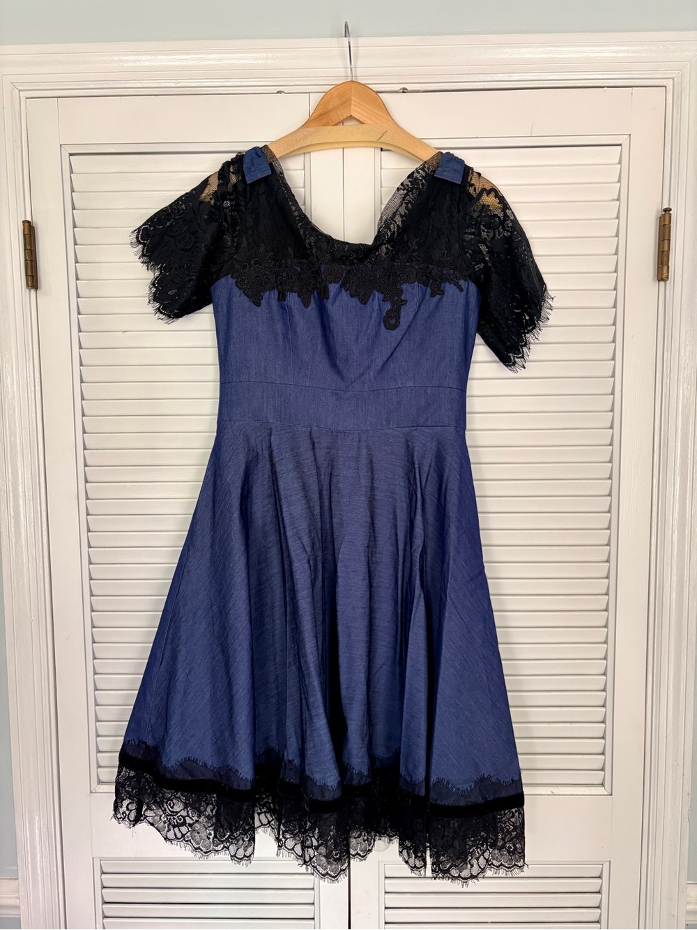 Elegant Blue Lace-Trim Fit & Flare Dress